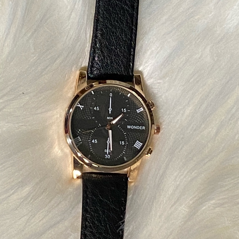 Watch - Picture 2 of 3